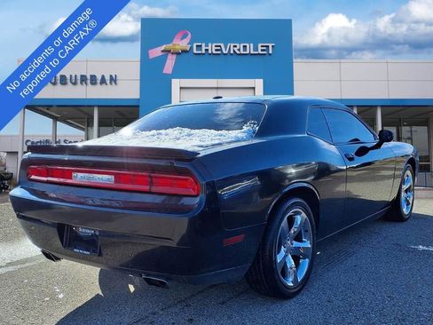 Used 2014 Dodge Challenger SXT w/ Super Sport Group (SS/T) image 4
