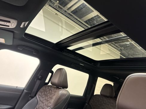 Certified 2026 Nissan Armada Platinum Reserve AWD/4WD image 30