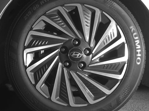Used 2025 Hyundai Sonata SEL FWD image 12