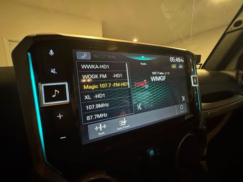 Used 2016 Jeep Wrangler Unlimited Sahara AWD/4WD image 33