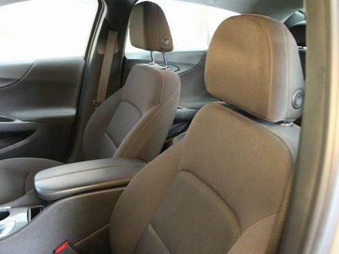 Used 2021 Chevrolet Malibu LT FWD image 18
