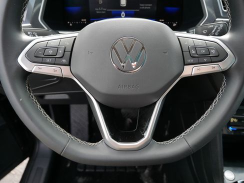 Certified 2022 Volkswagen Tiguan SE image 25
