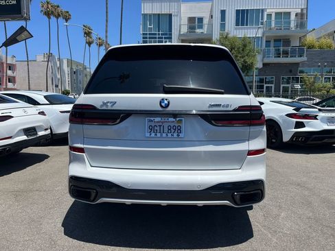 Used 2024 BMW X7 xDrive40i w/ M Sport Package AWD/4WD image 8