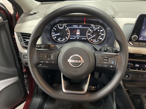 Used 2024 Nissan Rogue SV image 16