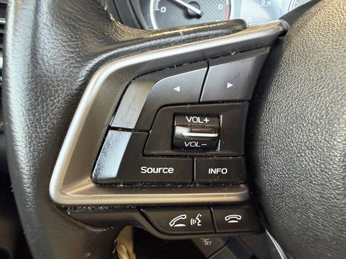 Used 2019 Subaru Forester Premium AWD/4WD image 25