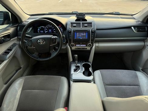 Used 2012 Toyota Camry XLE w/ Leather Pkg FWD image 10