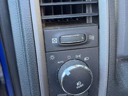 Used 2016 RAM 1500 Express RWD image 33