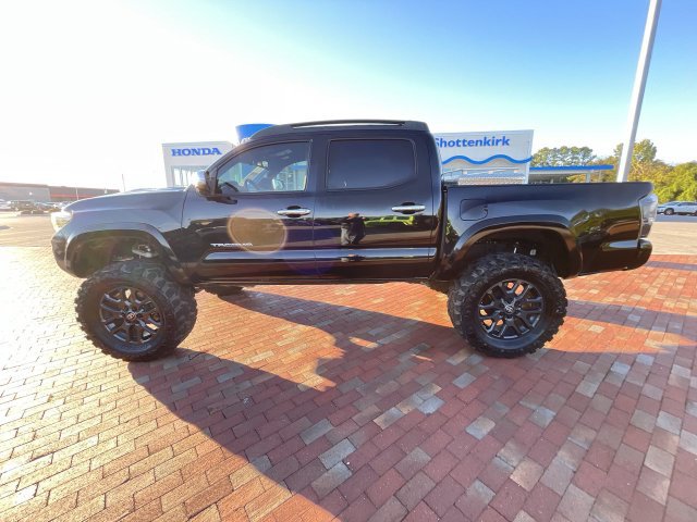 Used 2023 Toyota Tacoma TRD Sport w/ Advanced Technology Package AWD/4WD image 29