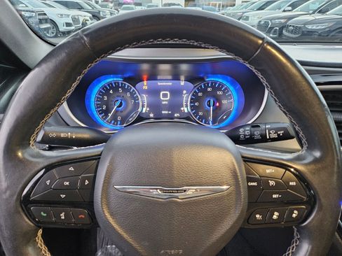 Used 2020 Chrysler Pacifica Touring-L Plus image 22