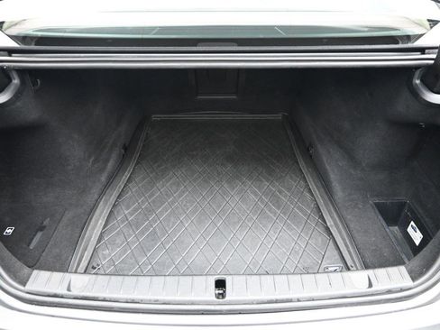 Used 2016 BMW 740i image 18