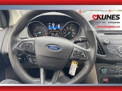 Used 2015 Ford Focus SE image 20