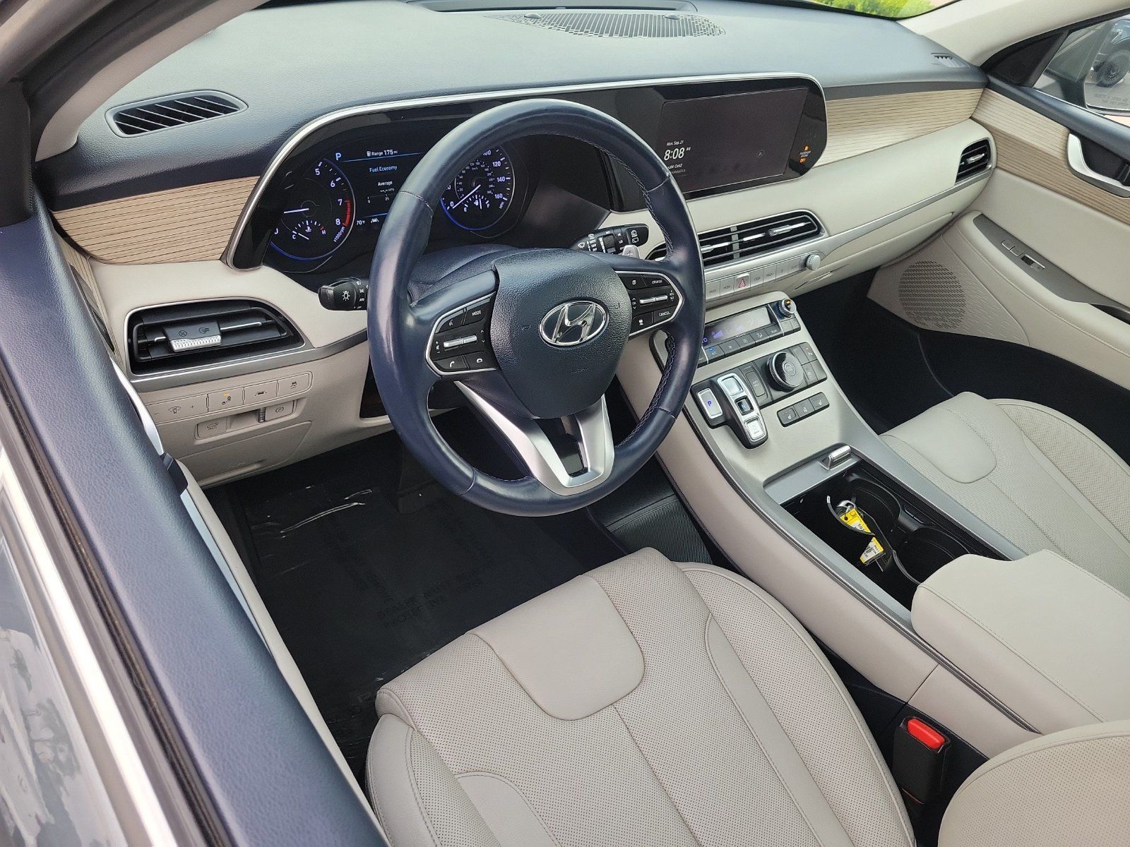 Used 2022 Hyundai Palisade SEL w/ Premium Package FWD image 6