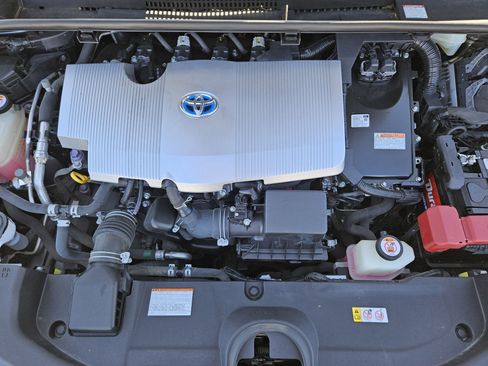 Used 2019 Toyota Prius LE image 29