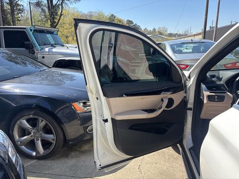 Used 2018 BMW X1 sDrive28i w/ Convenience Package image 8