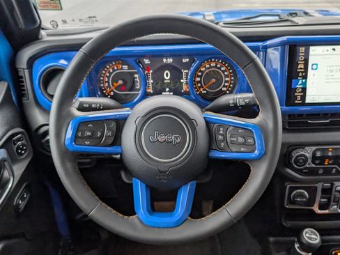 Used 2024 Jeep Gladiator Sport image 16