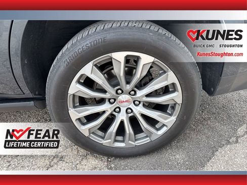 Used 2021 GMC Yukon Denali w/ Denali Premium Package image 18