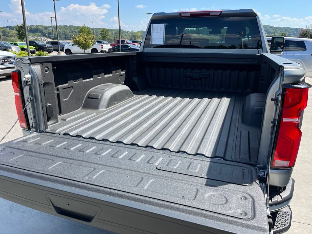 Used 2025 Chevrolet Silverado 2500 LTZ w/ LTZ Convenience Package AWD/4WD image 21