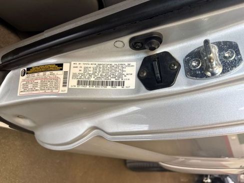 Used 2005 Toyota Tacoma PreRunner image 82