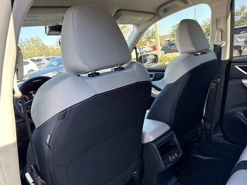 Used 2023 Subaru Forester Base image 12