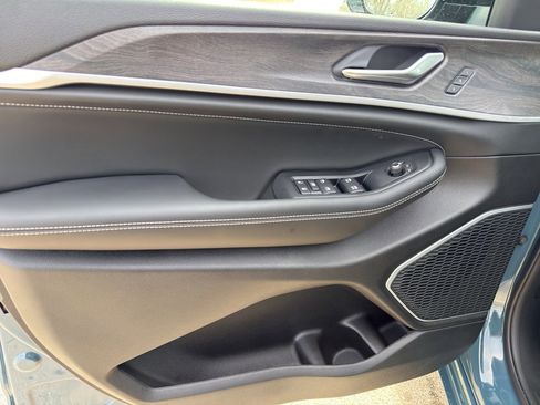 New 2026 Jeep Grand Cherokee L Limited image 12