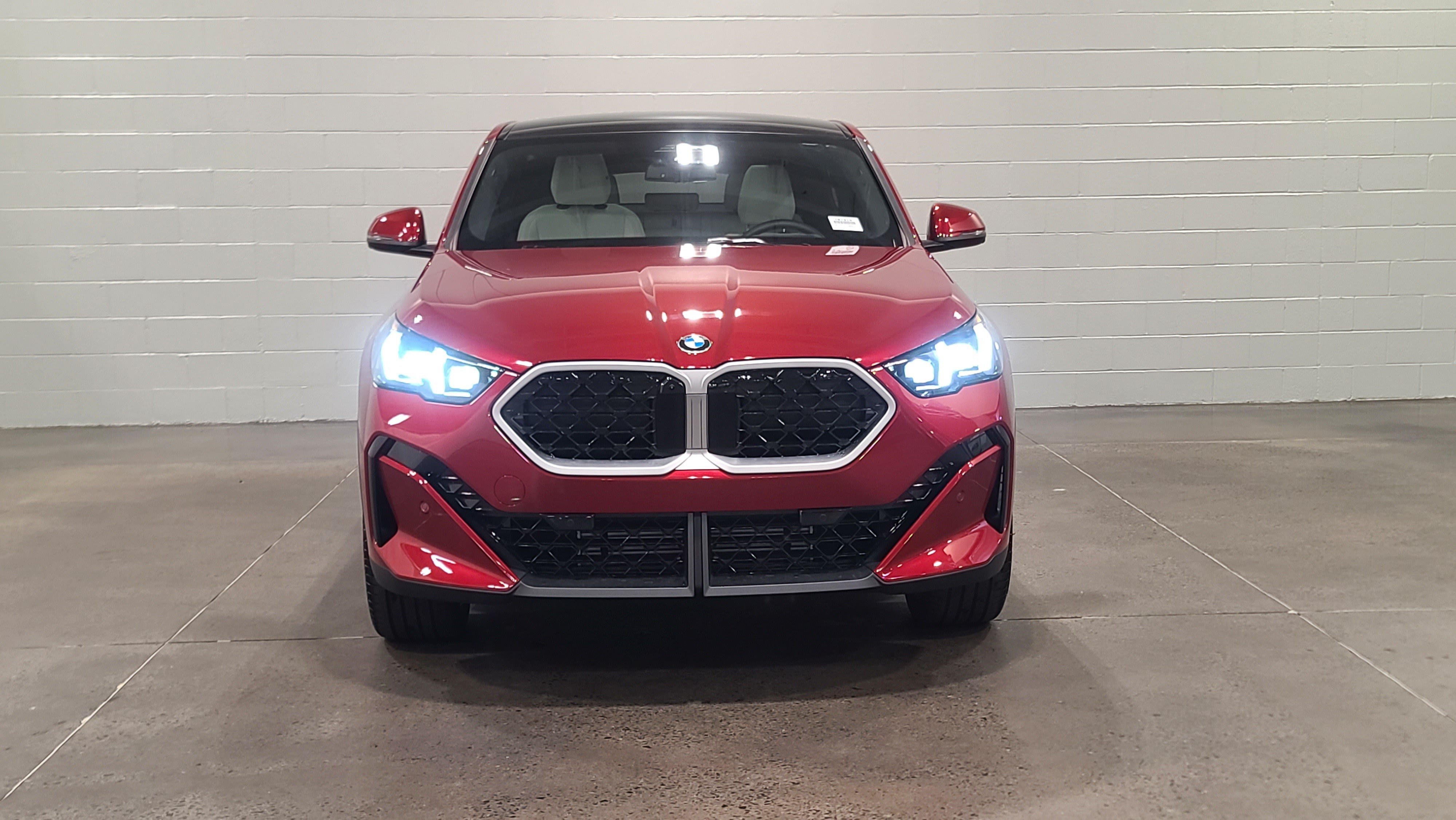 Used 2026 BMW X2 xDrive28i w/ Technology Package AWD/4WD image 2