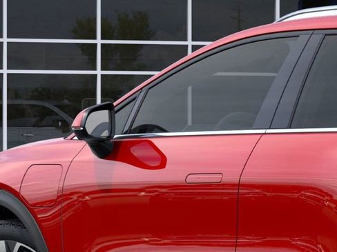 New 2026 Chevrolet Equinox EV LT image 12