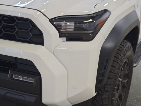 Used 2025 Toyota 4Runner TRD Off-Road Premium AWD/4WD image 30