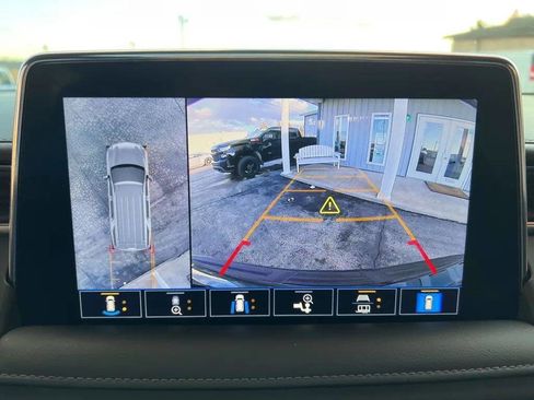 Used 2021 Chevrolet Tahoe Z71 w/ Z71 Off-Road Package image 35