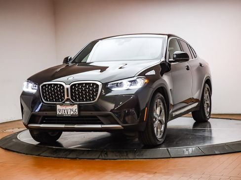 Used 2025 BMW X4 xDrive30i w/ Convenience Package image 1