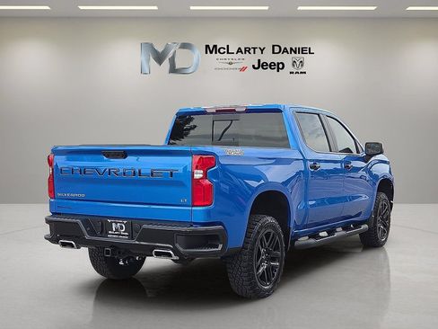 Used 2025 Chevrolet Silverado 1500 LT Trail Boss w/ Convenience Package II AWD/4WD image 5