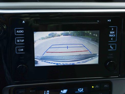 Used 2019 Toyota Corolla LE w/ Body Protection Package FWD image 31