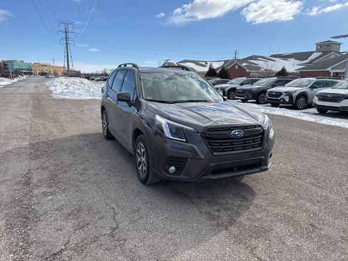 Used 2023 Subaru Forester Premium image 17
