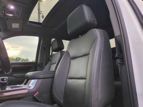 Used 2022 GMC Sierra 1500 Elevation w/ Elevation Premium Package AWD/4WD image 16