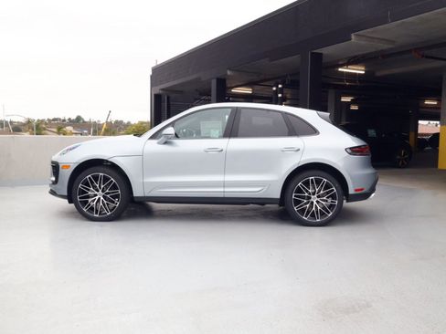 New 2026 Porsche Macan AWD/4WD image 2