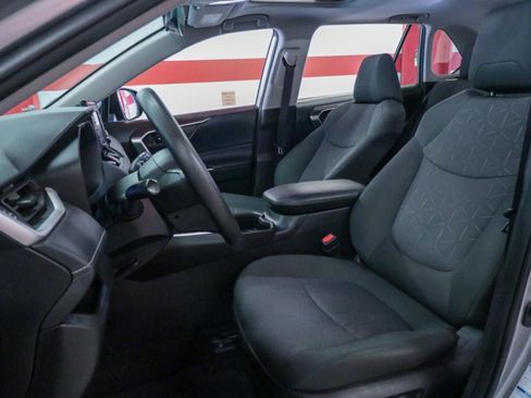 Used 2022 Toyota RAV4 XLE w/ Convenience Package AWD/4WD image 10