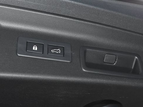 Used 2025 Subaru Forester Premium AWD/4WD image 31