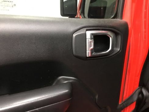 Used 2019 Jeep Wrangler Unlimited Sport S AWD/4WD image 12