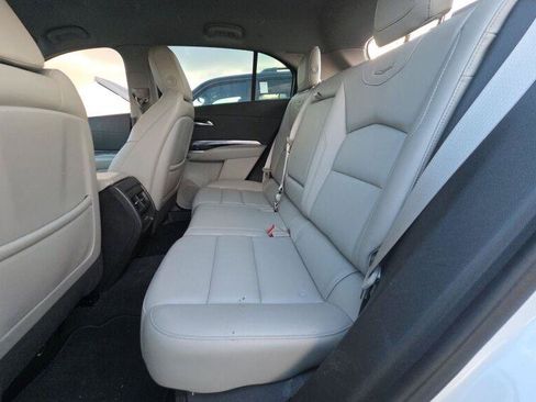 Used 2023 Cadillac XT4 Luxury w/ Cold Weather Package AWD/4WD image 8
