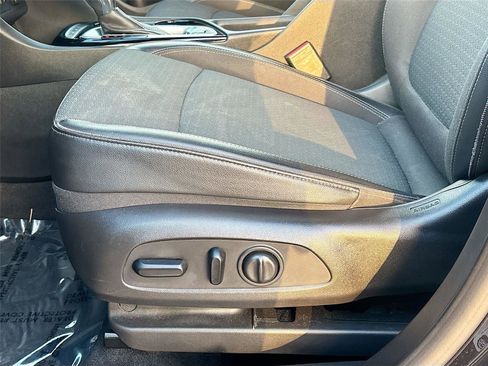 Used 2020 Buick Encore GX Preferred w/ Cold Weather Comfort Package image 19