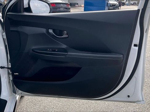 Used 2019 Hyundai Veloster Turbo image 20