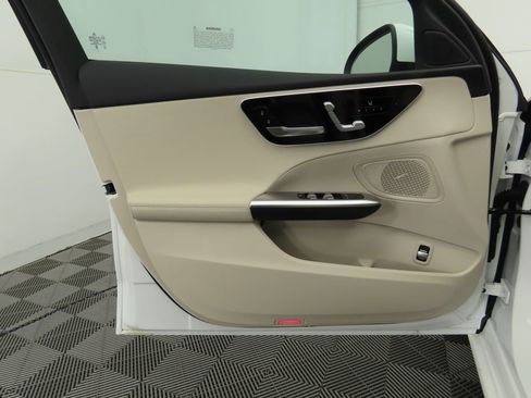 Certified 2025 Mercedes-Benz C 300 Sedan image 24