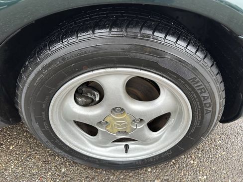 Used 2000 MAZDA MX-5 Miata RWD image 19