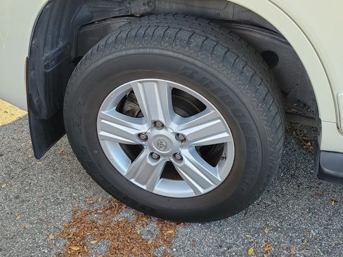 Used 2013 Toyota Land Cruiser image 14