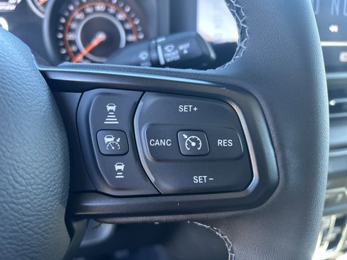 New 2025 Jeep Gladiator Sport image 18