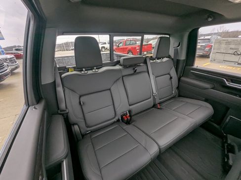 New 2026 GMC Sierra 2500 SLT w/ SLT Convenience Package image 17