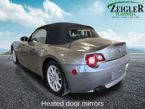Used 2005 BMW Z4 2.5i RWD image 3