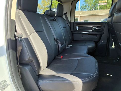 Used 2018 RAM 1500 Laramie AWD/4WD image 12