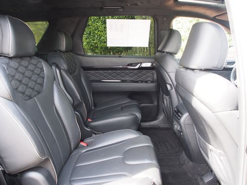 Used 2022 Hyundai Palisade Calligraphy w/ Winter Package image 14