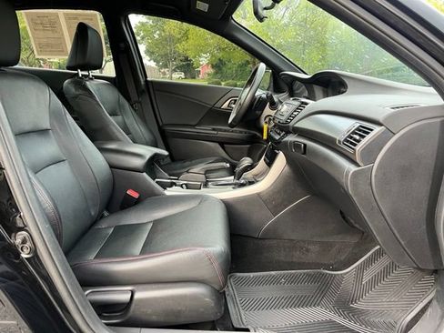 Used 2017 Honda Accord Sport Special Edition image 22