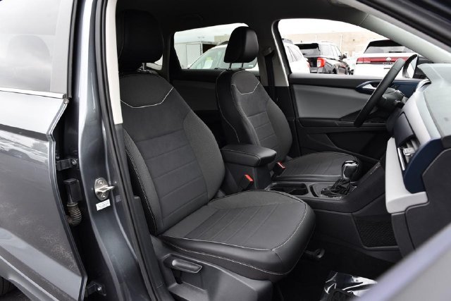 Used 2023 Volkswagen Taos SE FWD image 19